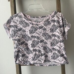 Pink tee -Aeropostale- pineapple pattern